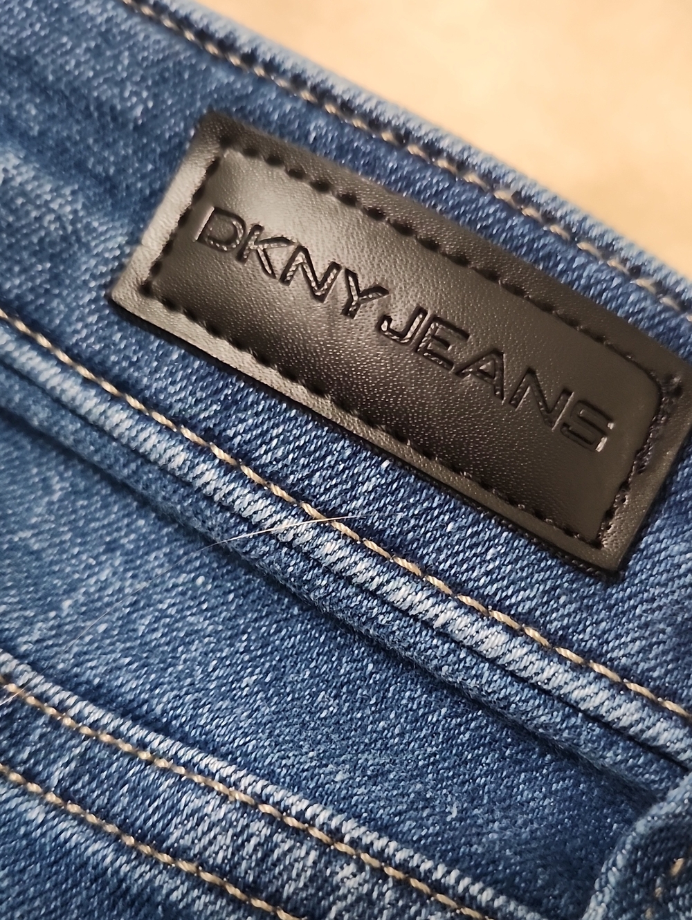 DKNY Mid-Rise Denim Jean Shorts Size 30 - Picture 4 of 7